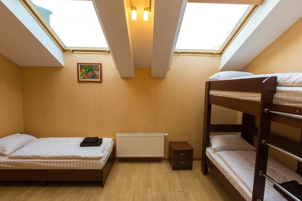 10 Rooms Lviv Buitenkant foto