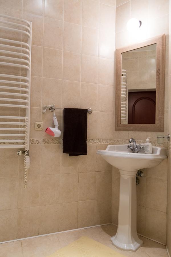 10 Rooms Lviv Buitenkant foto