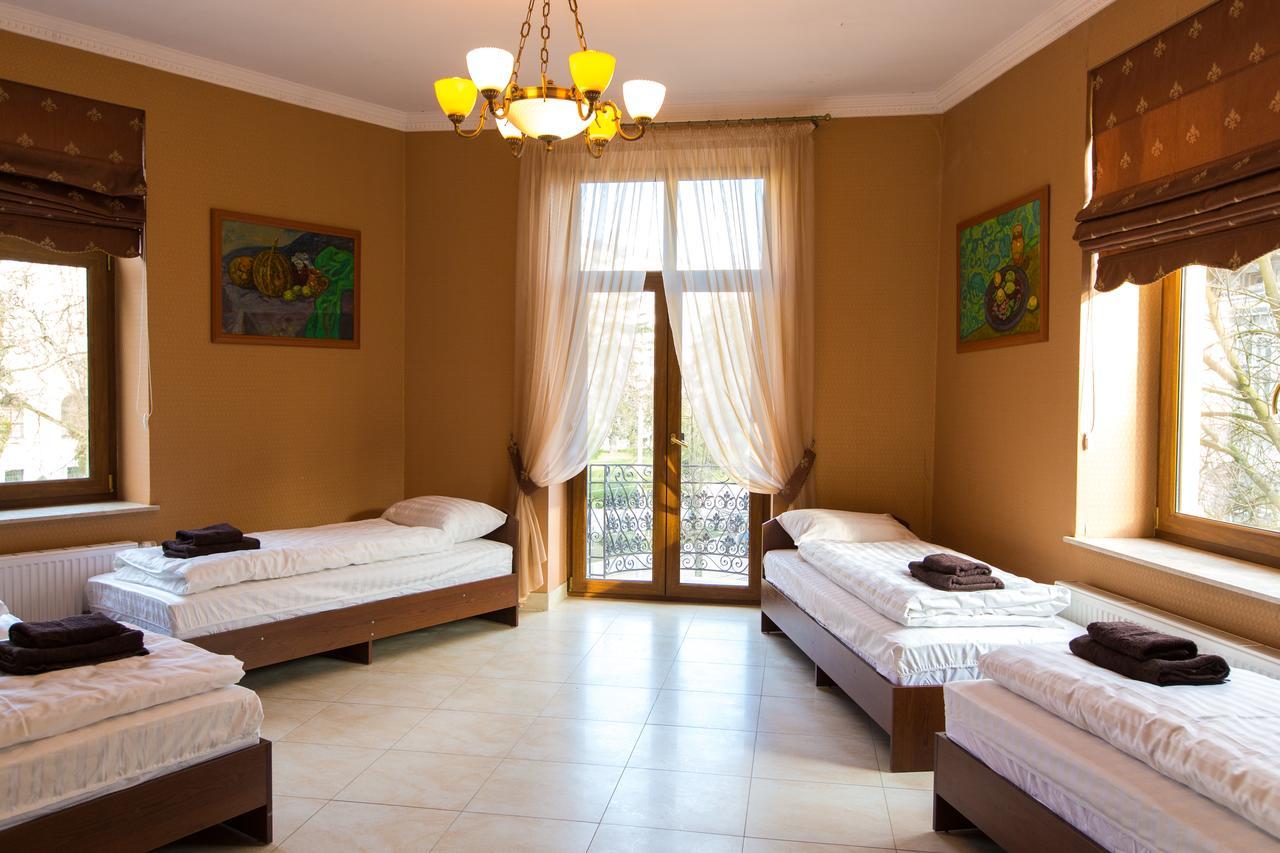 10 Rooms Lviv Buitenkant foto