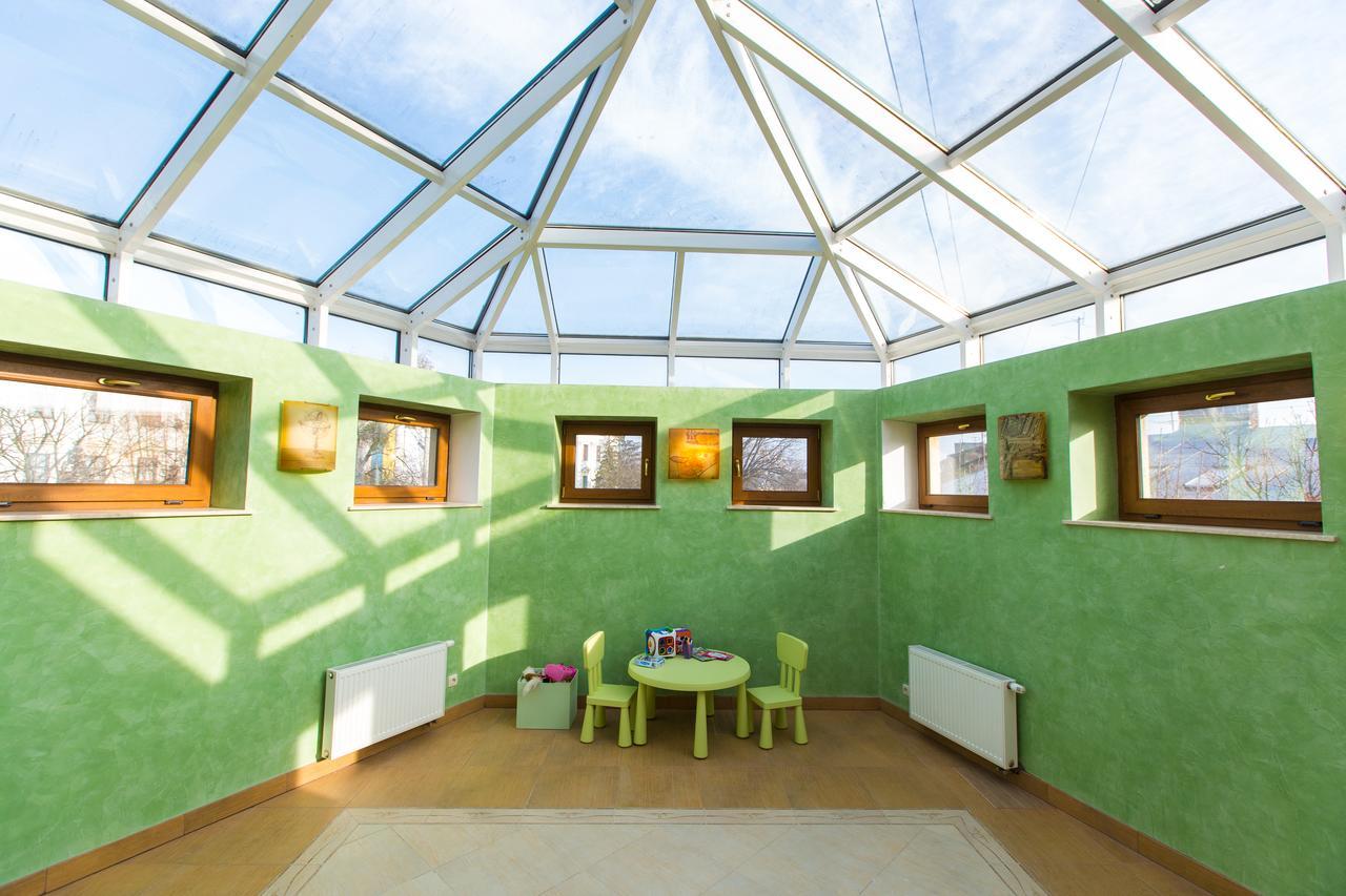10 Rooms Lviv Buitenkant foto
