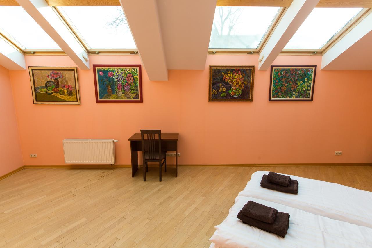 10 Rooms Lviv Buitenkant foto