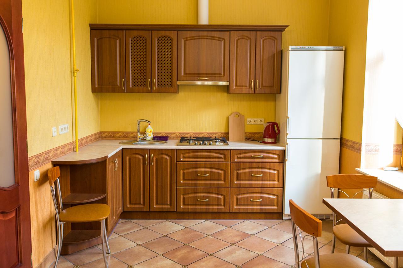 10 Rooms Lviv Buitenkant foto