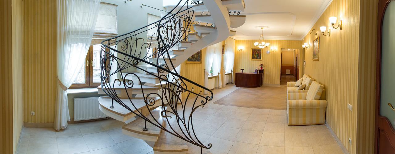10 Rooms Lviv Buitenkant foto